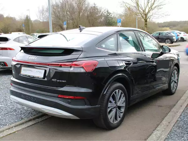 Audi Q4 e-tron 40 HEAD UP CUIR NAVI 1 HAND AUTONOMIE +- 500KM - Photo 2