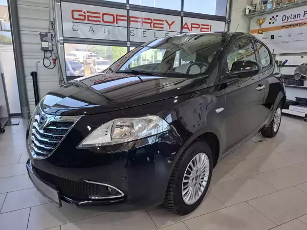 Lancia Ypsilon 1.2 1HAND, BLUETOOTH, PDC AV+ARR., - Photo 1