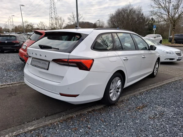 Skoda Octavia 2.0 TDI COMBI AMBITION LED - Photo 2