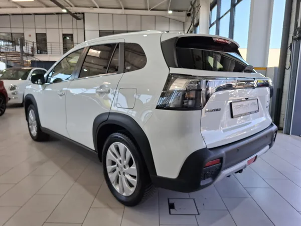 Suzuki S-Cross 1.4 TURBO HYBRID,1 HAND, CAMERA, CLIMA AUTO, CARPLAY, ALU 17'', ASS. LIGNES, ANGLE MORT, REGULATEUR, LED, ATT. REMORQUE - Photo 2
