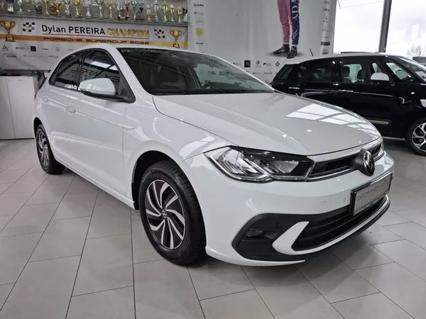 Volkswagen Polo 1.0 TSI 95 LIFE, 1 HAND, DIGITAL COCKPIT, CARPLAY, NAVI, FRANCH. DE LIGNES, PDC AV.+ARR., - Photo 3