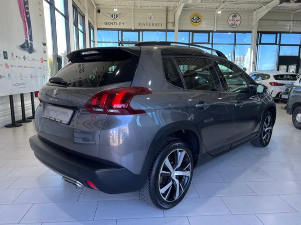 Peugeot 2008 GT LINE, 130CV, NAVI, PANORAMIQUE, BLUETOOTH, ALU 16'', GARANTIE, 1 HAND - Photo 2