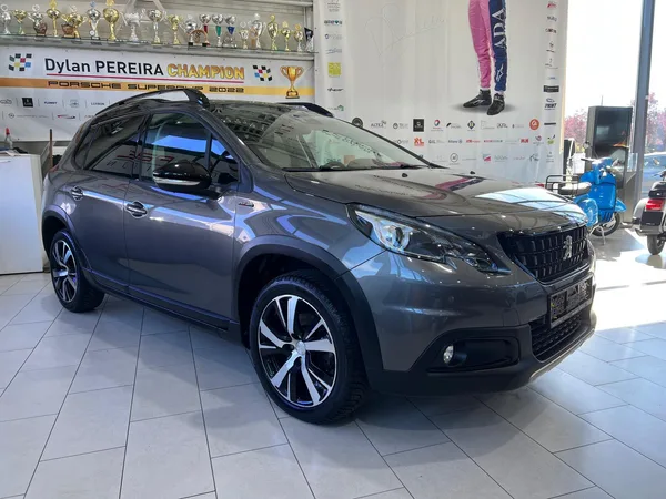 Peugeot 2008 GT LINE, 130CV, NAVI, PANORAMIQUE, BLUETOOTH, ALU 16'', GARANTIE, 1 HAND - Photo 3