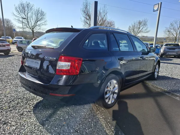 Skoda Octavia 1.8 TSI STYLE LED NAVI 1 HAND - Photo 2