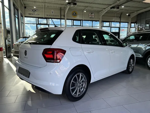 Volkswagen Polo 1.0 TSI 95 Comfortline, CARPLAY, SIEGES CHAUFF., REGULATEUR ,ALU 16'',BLUETOOTH, 1 HAND - Photo 2