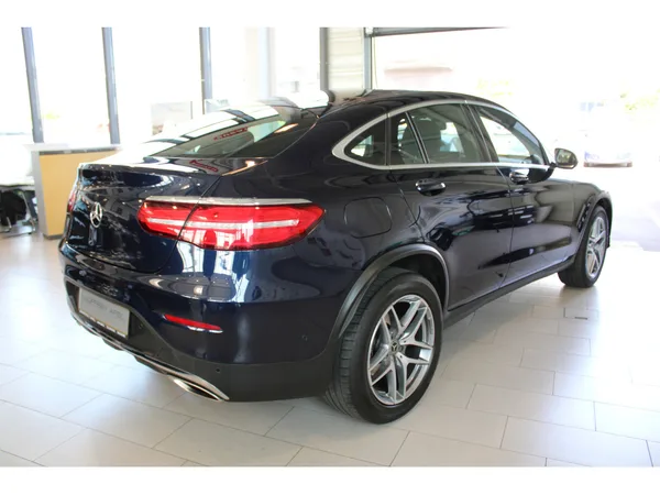 Mercedes-Benz GLC 250 4 MATIC COUPE AMG LINE PANO CUIR NAVI 1 HAND - Photo 2