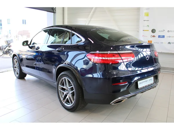 Mercedes-Benz GLC 250 4 MATIC COUPE AMG LINE PANO CUIR NAVI 1 HAND - Photo 2