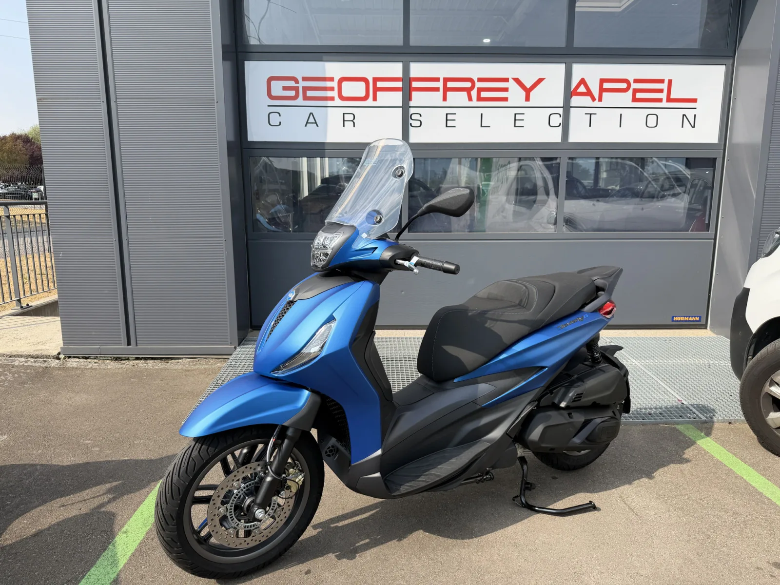 Piaggio Beverly 400 S - Photo 1
