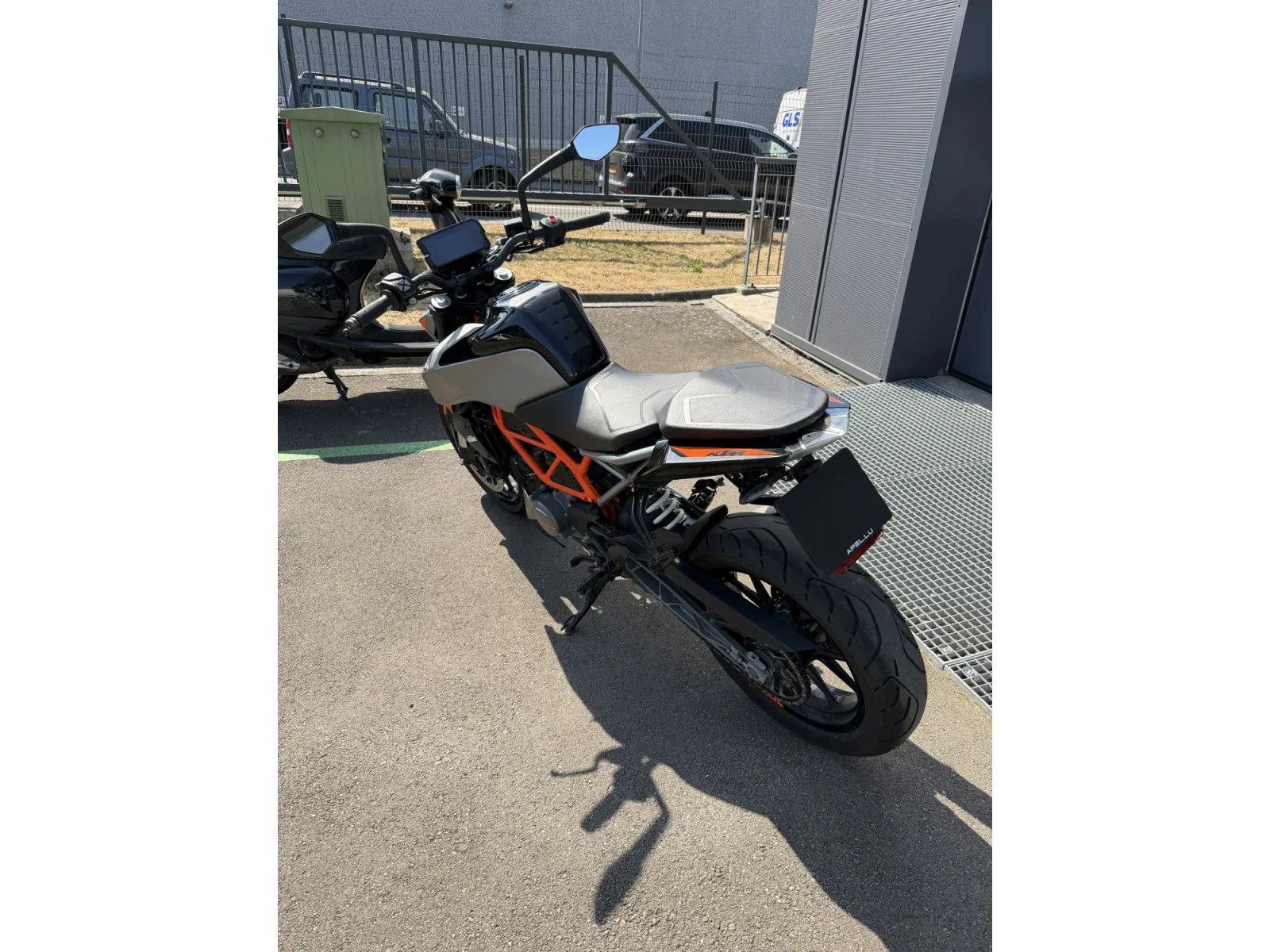 KTM 125 Duke - Photo 1