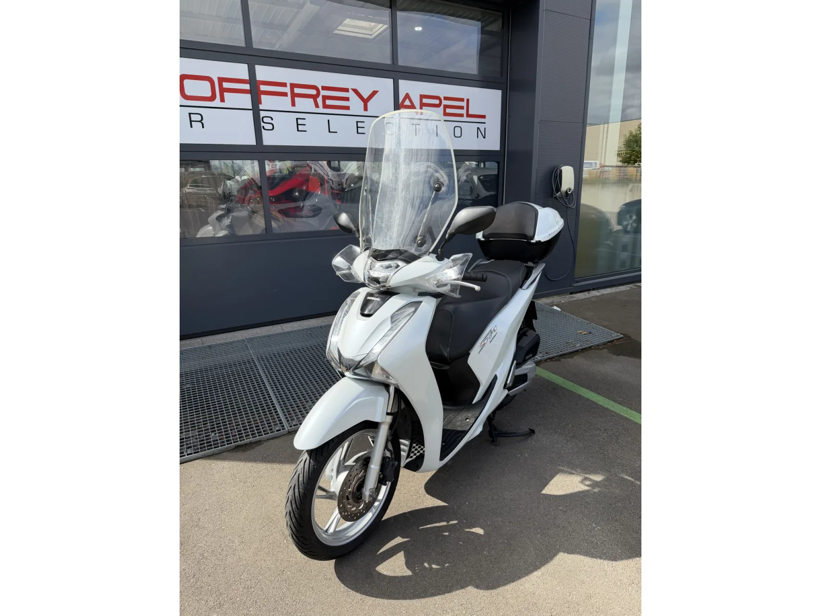 Honda SH 125 - Photo 1