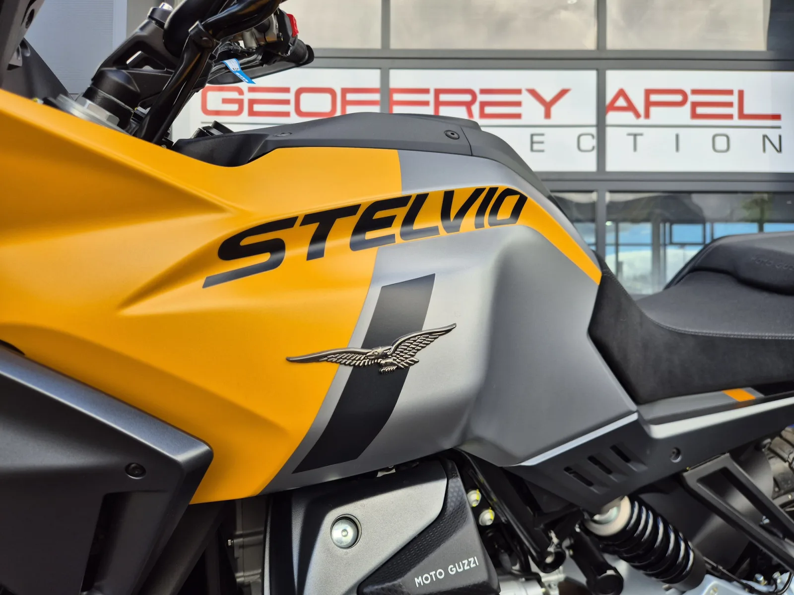 Moto Guzzi Stelvio - Photo 1