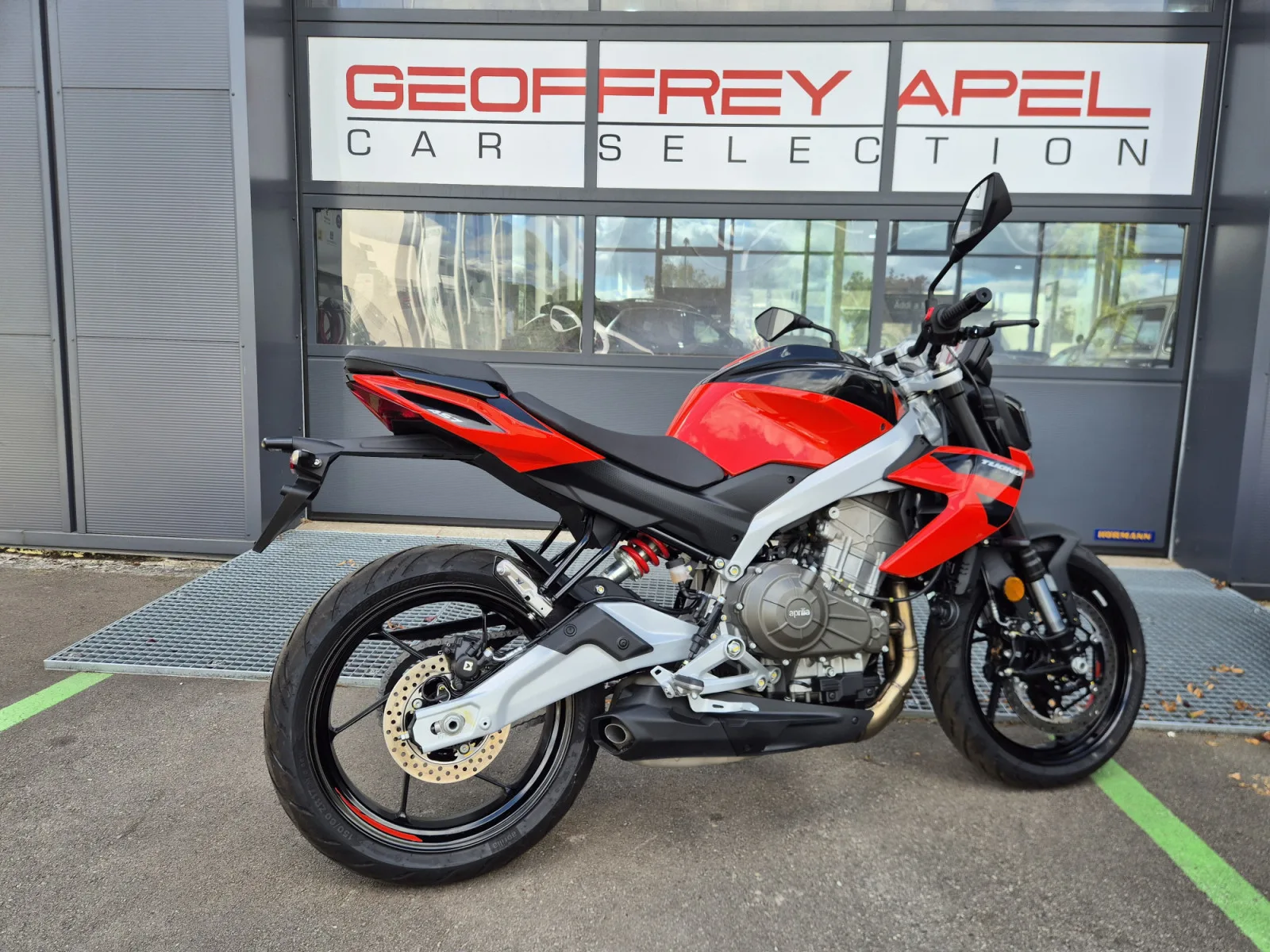 Aprilia TUONO 457 - Photo 1