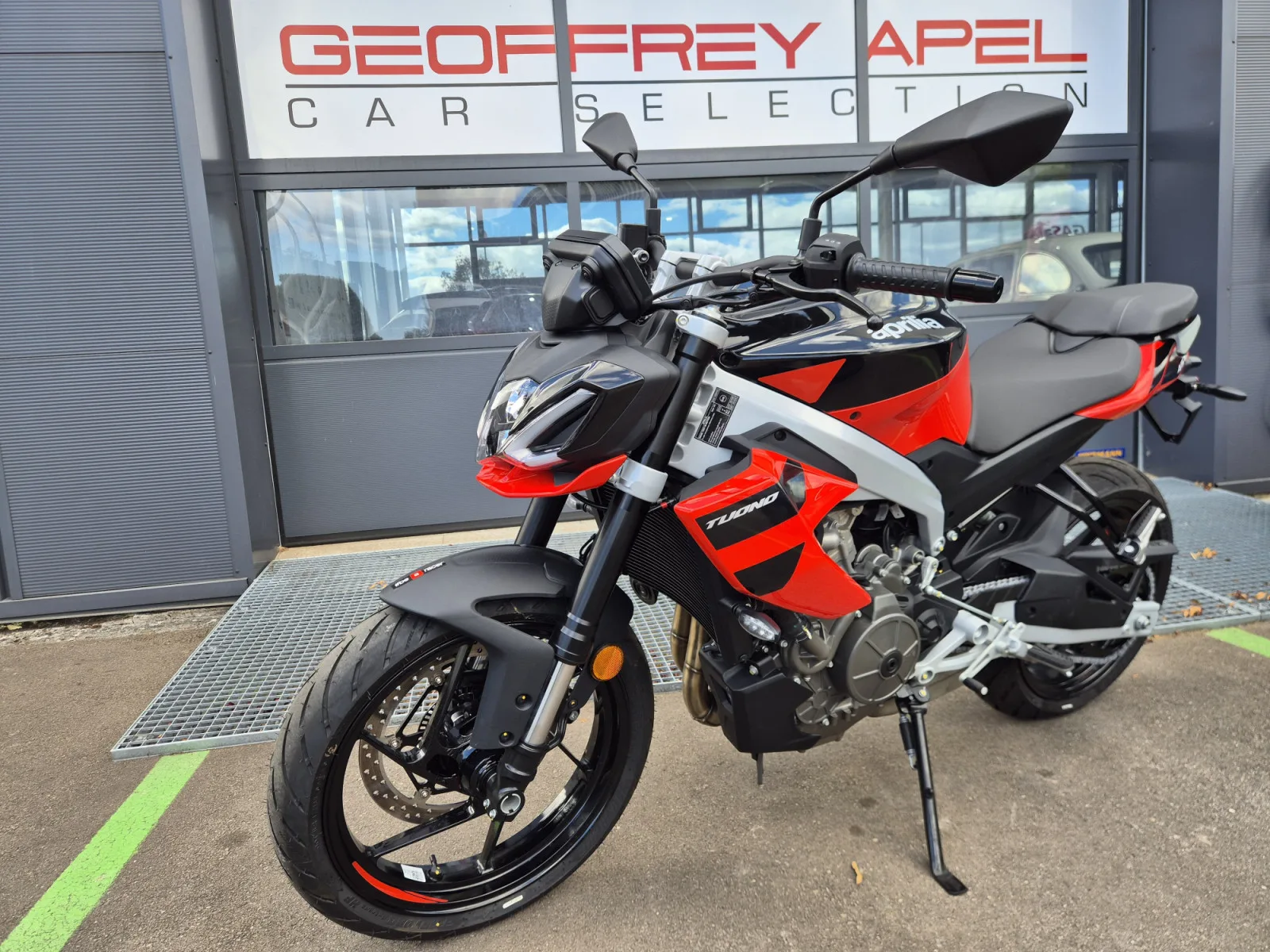 Aprilia TUONO 457 - Photo 1