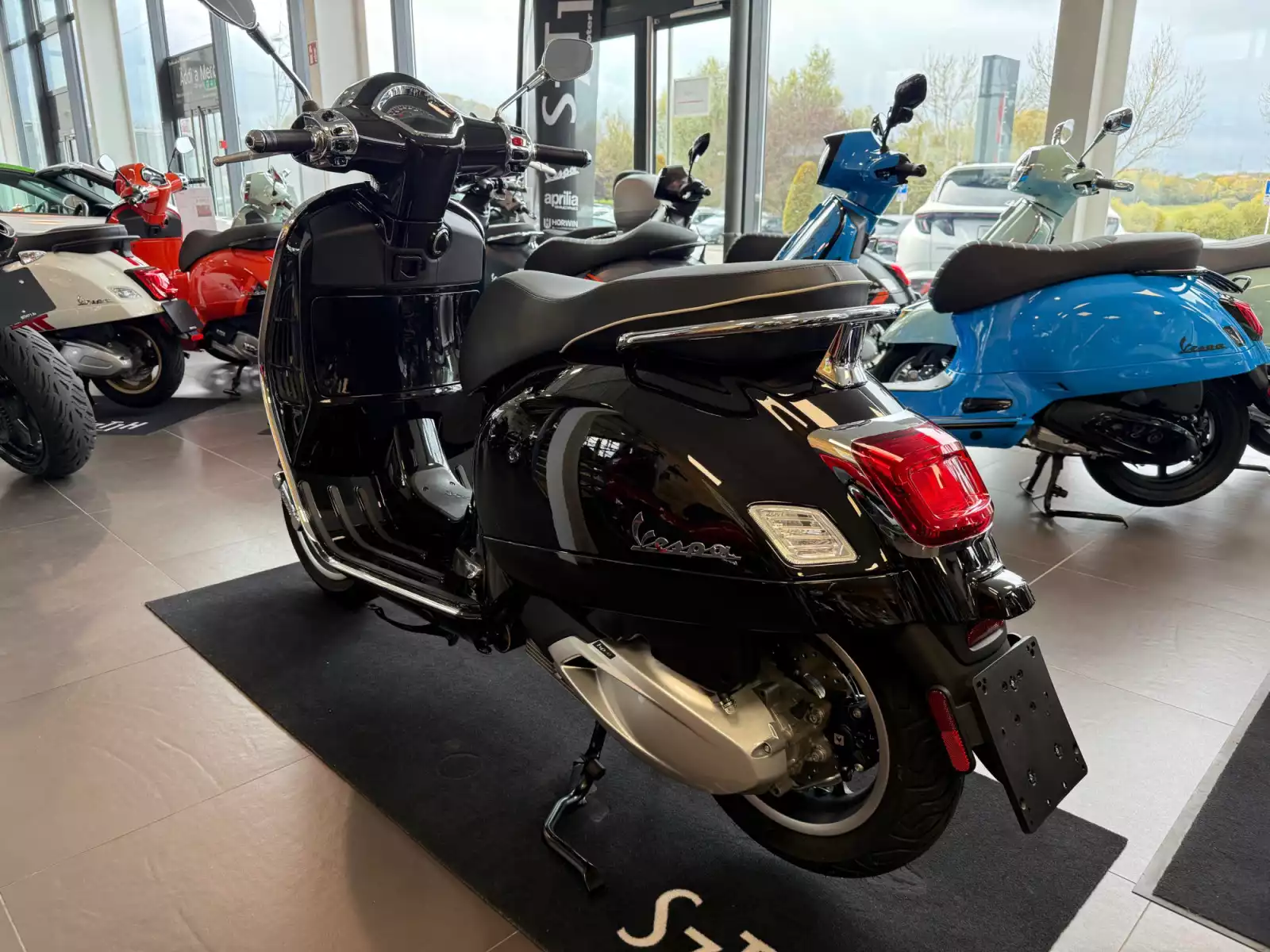 Vespa GTS 310 Super - Photo 1