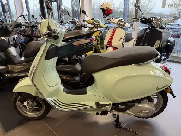 Vespa Primavera 125 - Photo 2