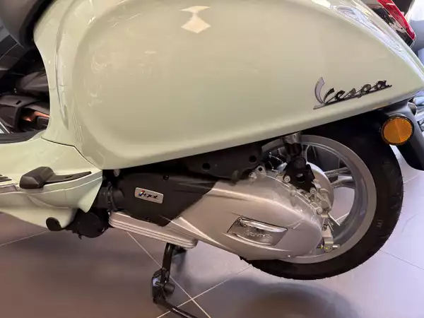 Vespa Primavera 125 - Photo 3