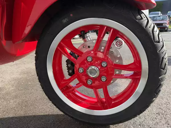 Vespa Primavera 125 RED - Photo 3