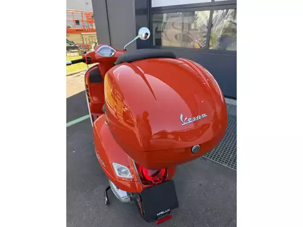 Vespa GTS 300 - Photo 2