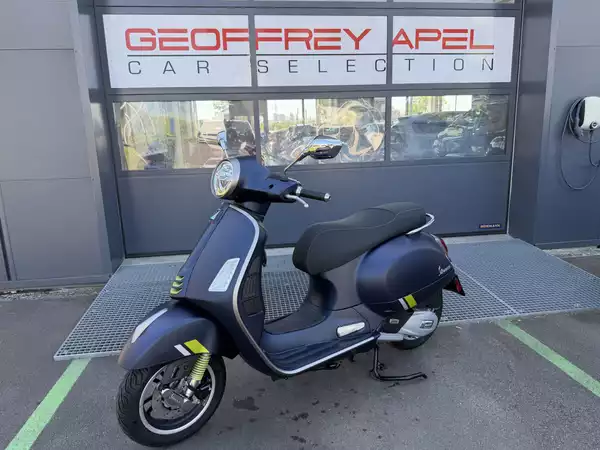Vespa GTS Super Tech 125 - Photo 1