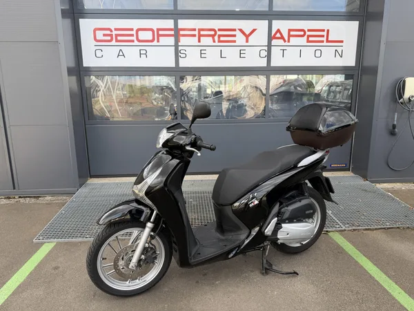 Honda SH 125 - Photo 1