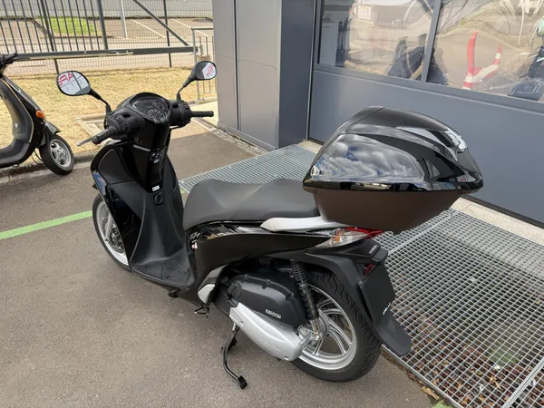 Honda SH 125 - Photo 3