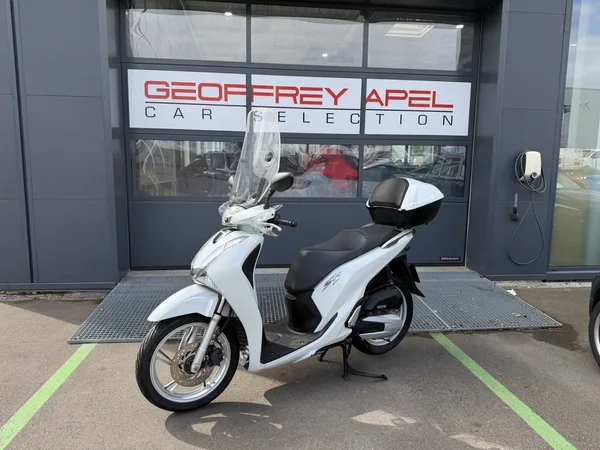 Honda SH 125 - Photo 1