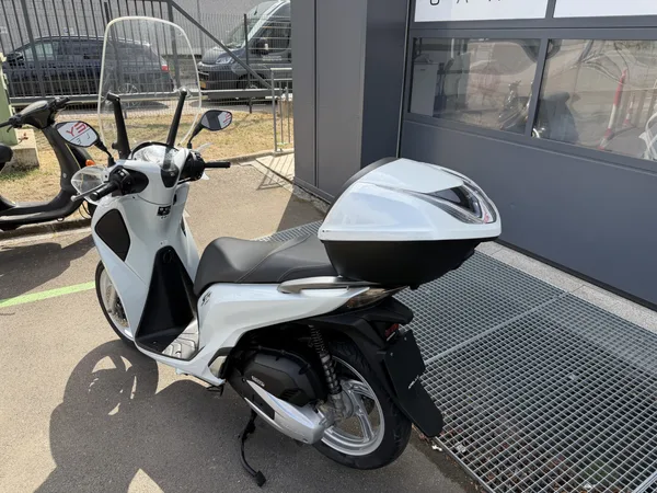 Honda SH 125 - Photo 3