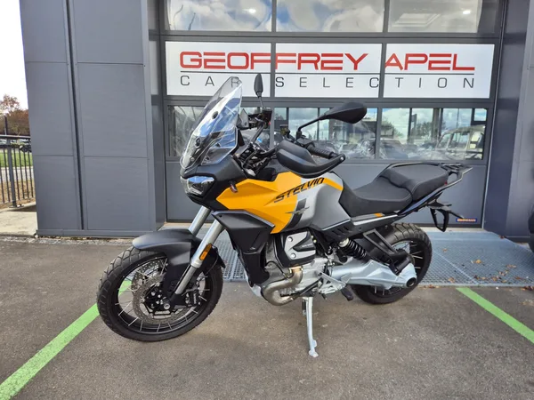 Moto Guzzi Stelvio - Photo 1