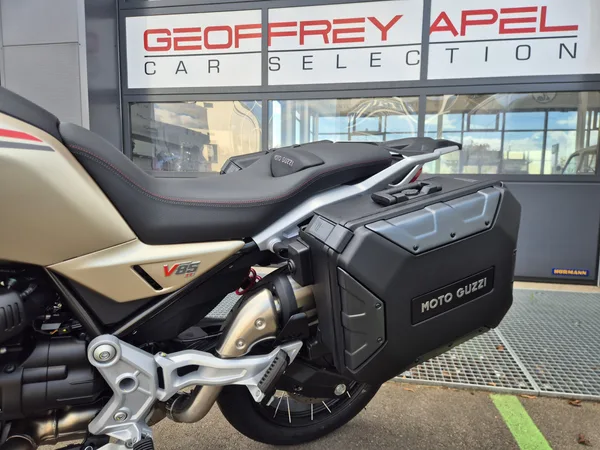 Moto Guzzi V 85 TT TRAVEL - Photo 2