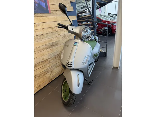 Vespa GTS 310 Ottantesimo 1 / 1946 - Photo 2