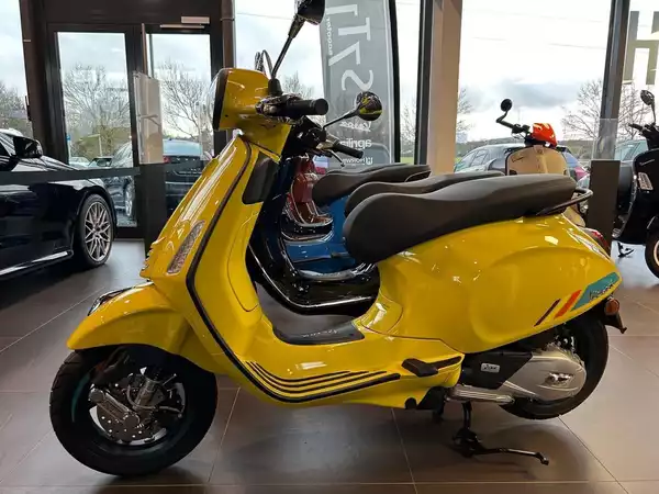 Vespa Primavera 125 S - Photo 2