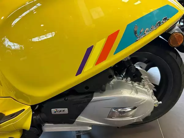 Vespa Primavera 125 S - Photo 2