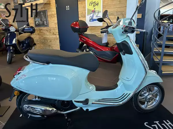 Vespa Primavera 125 - Photo 1