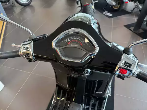 Vespa GTS 310 Super - Photo 3