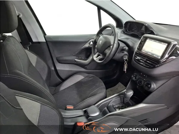 Peugeot 2008 B.AUTO, 110CV, NAVI,CARPLAY,BLUETOOTH, - Photo 2