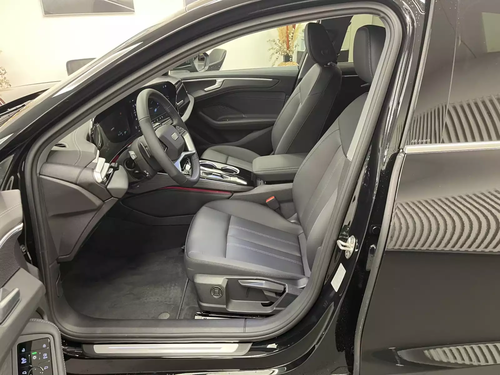 Audi A6 Avant e-hybrid 299 CH / 220 KW S tronic - Photo 1