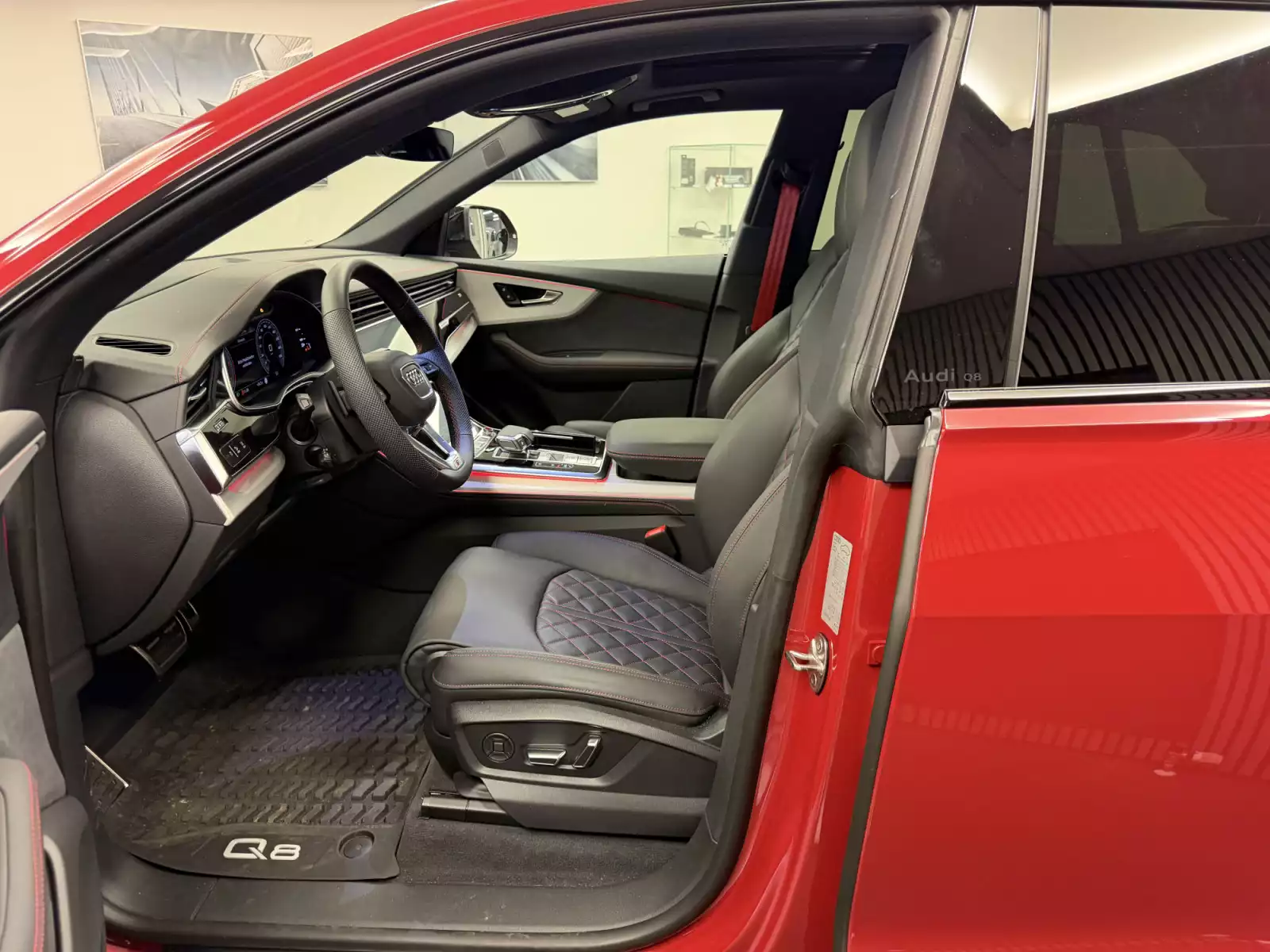 Audi Q8 TDI S line quattro 286 CH / 210 kW Titrponic - Photo 1