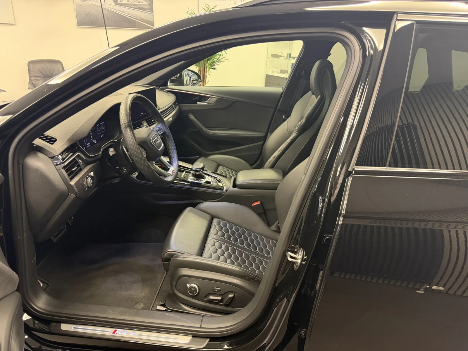 Audi RS4 Avant 2.9 TFSI quattro 450 CH S tronic - Photo 1