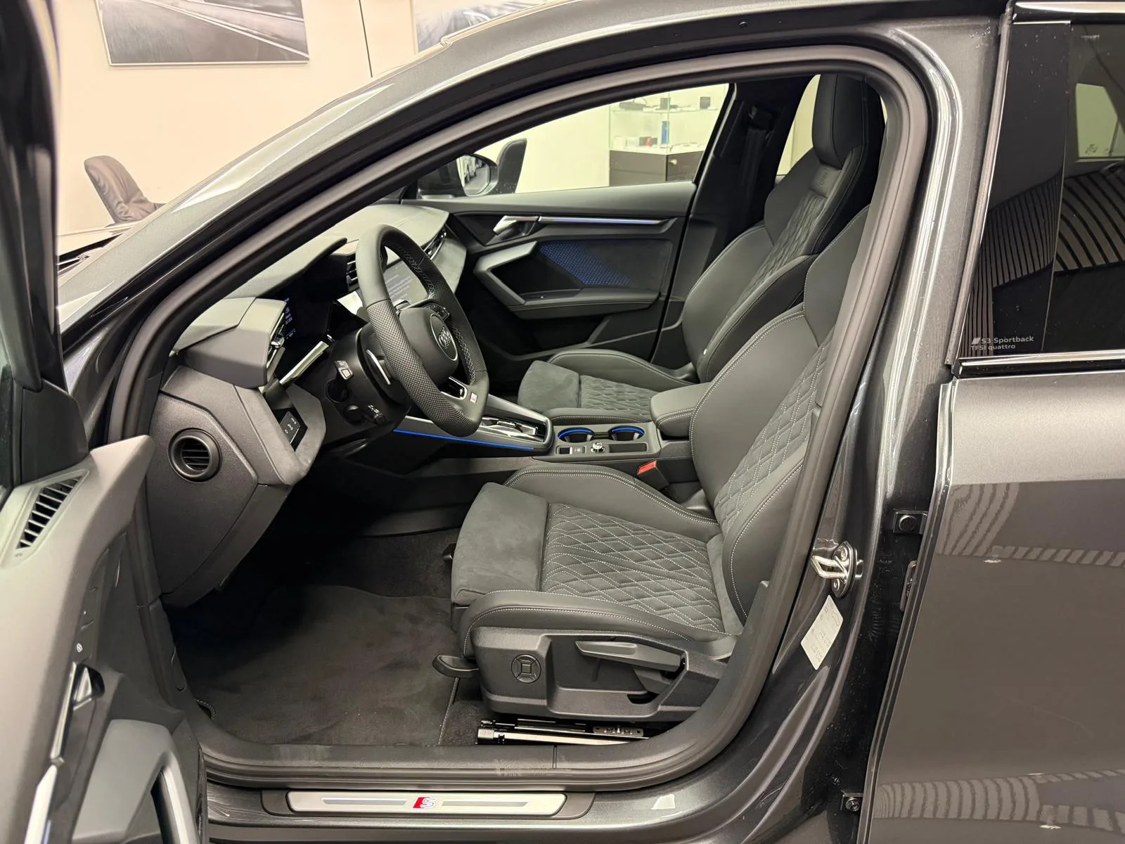Audi S3 Sportback TFSI 333 CH / 245 kW S tronic quattro - Photo 1