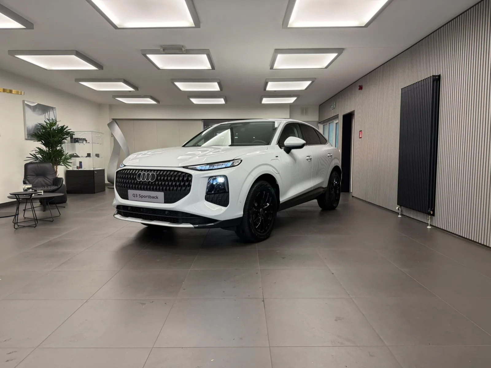 Audi Q3 Sportback e-hybrid S line 272ch / 200kW S tronic - Photo 1