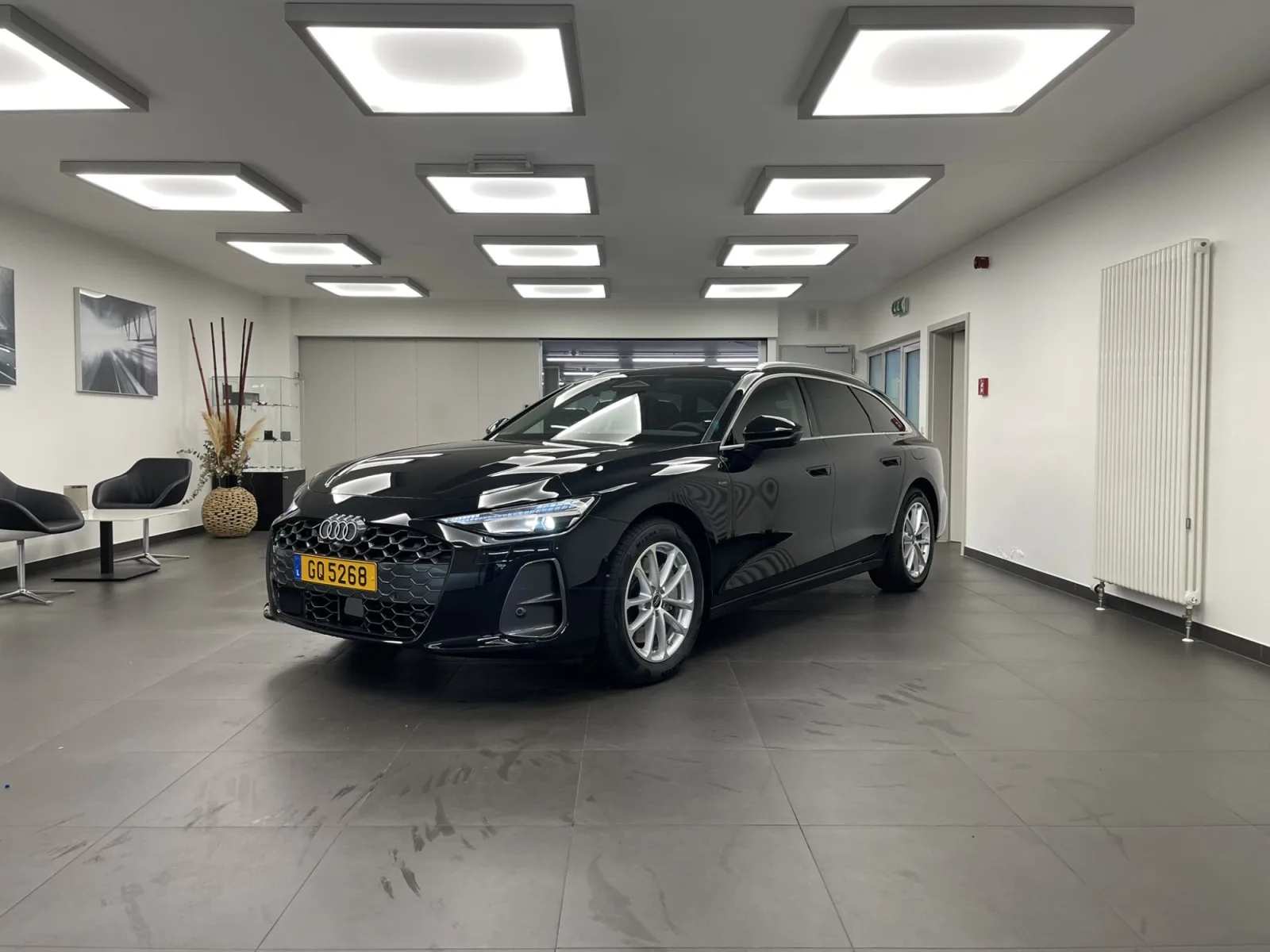 Audi A6 Avant e-hybrid 299 CH / 220 KW S tronic - Photo 1