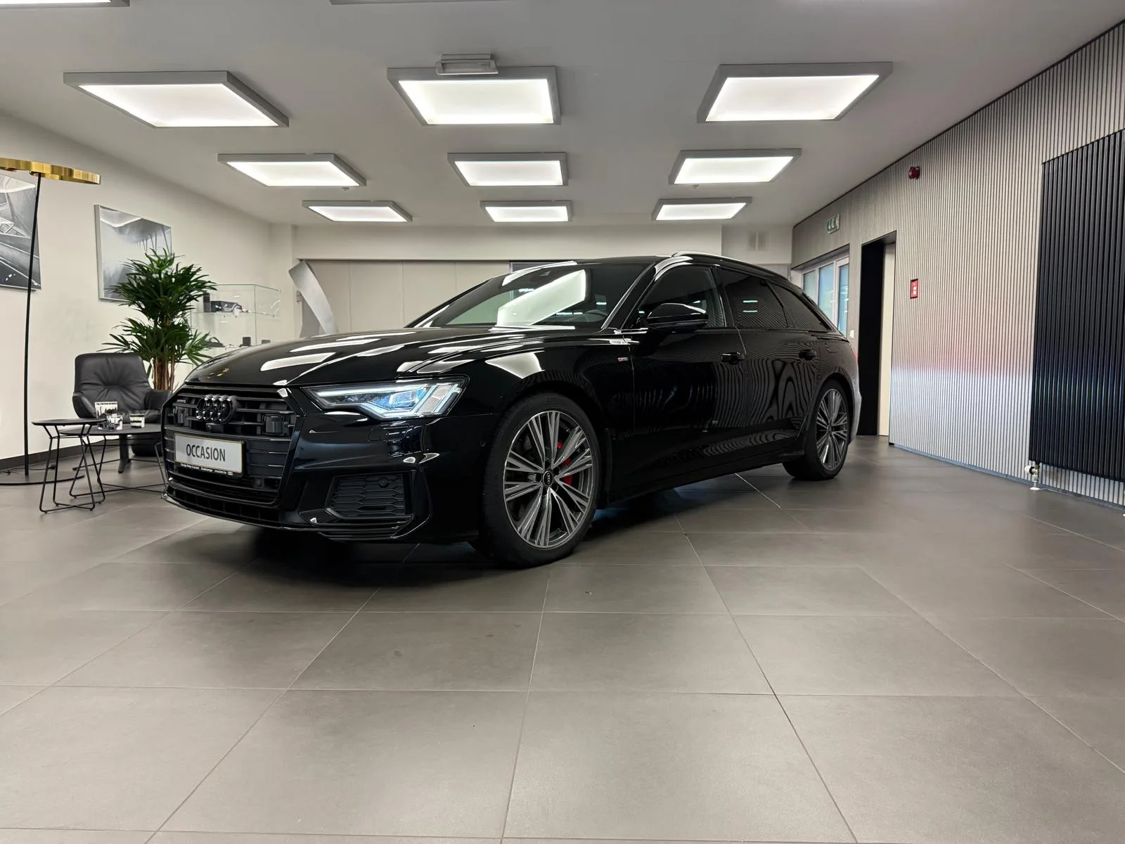 Audi A6 Avant S line 55 TFSI e quattro 367 CH / 270 kW S tronic - Photo 1