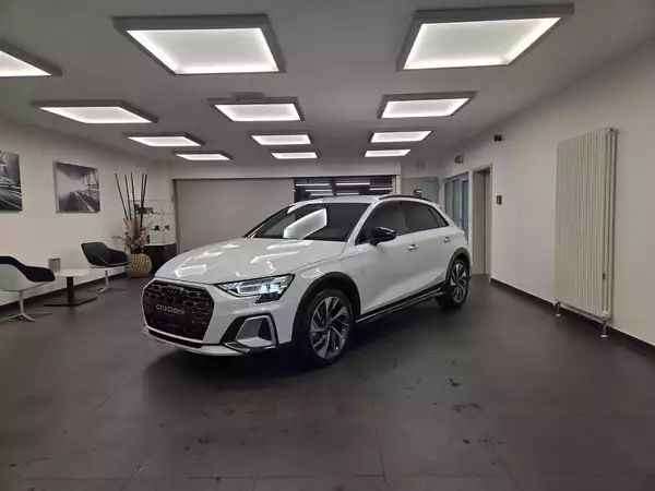 Audi A3 Allstreet S line TFSIe 204ch / 150kW S tronic - Photo 1