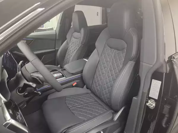 Audi SQ8 TFSI quattro 507 CH / 373 kW Tiptronic - Photo 2