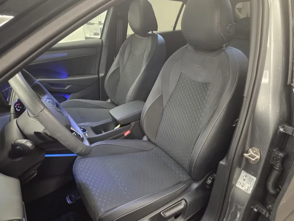 Volkswagen T-Roc TSI R-Line 150 CV / 110 KW DSG - Photo 2