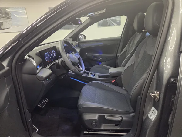 Volkswagen T-Roc TSI R-Line 150 CV / 110 KW DSG - Photo 2
