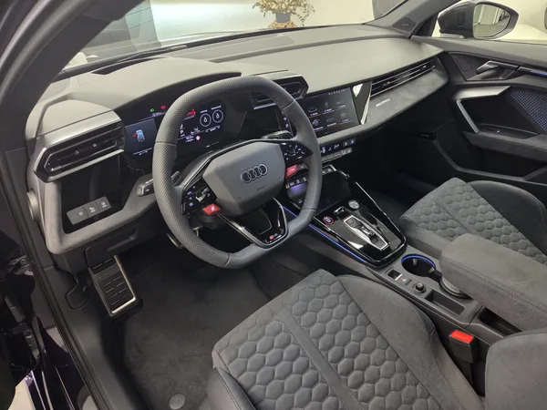 Audi RS3 Sportback 2.5 TFSI quattro 400 CH / 294 kW S tronic - Photo 3