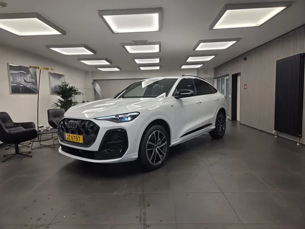 Audi Q5 Sportback S line e-hybrid quattro 299ch / 220kW S tronic - Photo 1