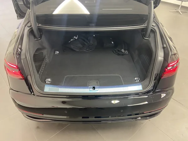 Audi A8 TFSIe quattro 449 CH / 330 kW Tiptronic - Photo 2