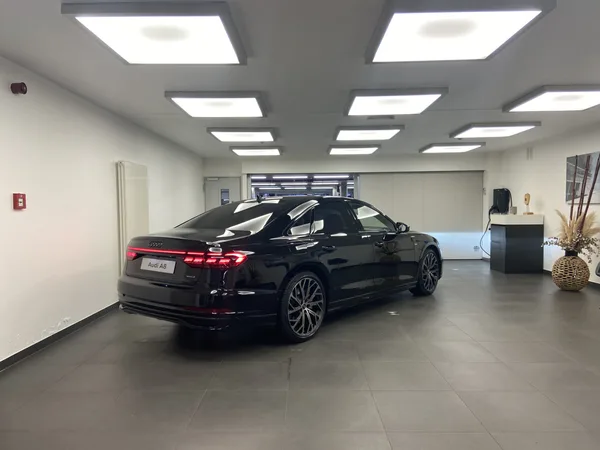 Audi A8 TFSIe quattro 449 CH / 330 kW Tiptronic - Photo 3